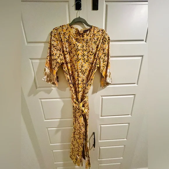 Janis Dress by Ro’s Garden - Picture 2 of 6